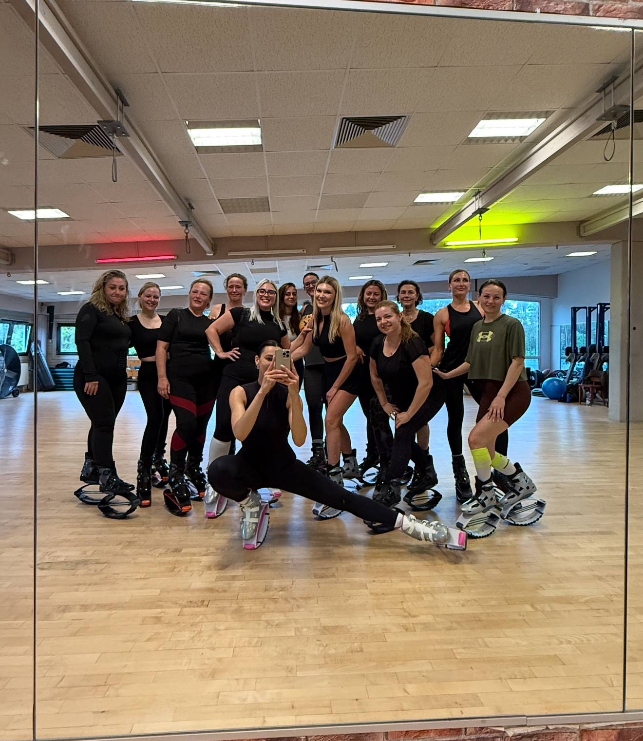 Группа Kangoo Jumps